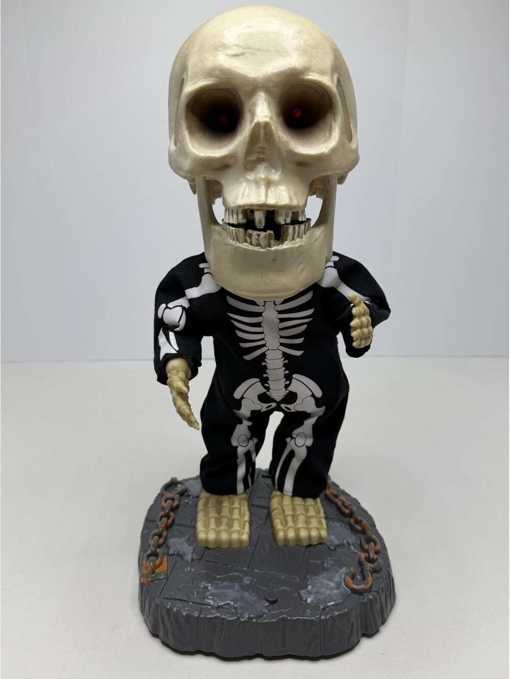 2002 Gemmy Big Head Animated Singing Dancing Skeleton